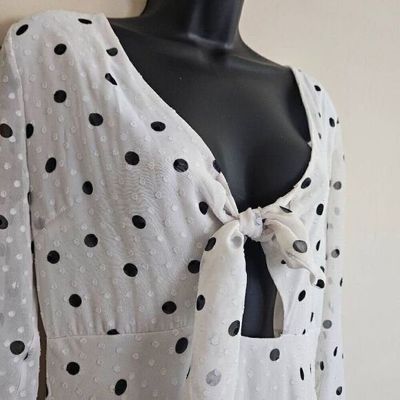 Le Lis Polka Dot Dress - Picture 2 of 8